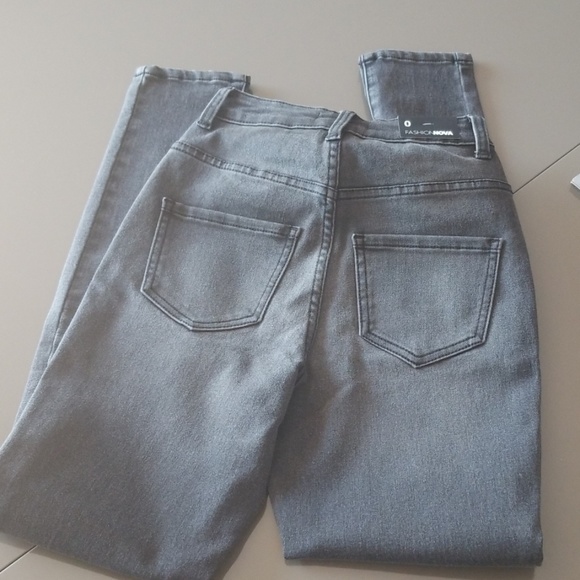 2 for $20 NEW Fashion Nova Turn It Up Skinny Jeans - Picture 3 of 5